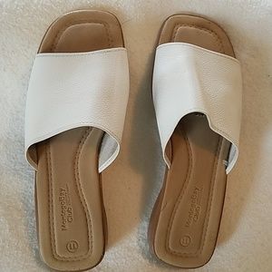 Montego Bay Club White leather slides
